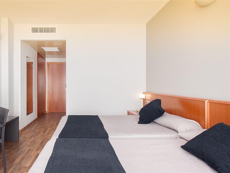 Rh Aura Hotel 4*